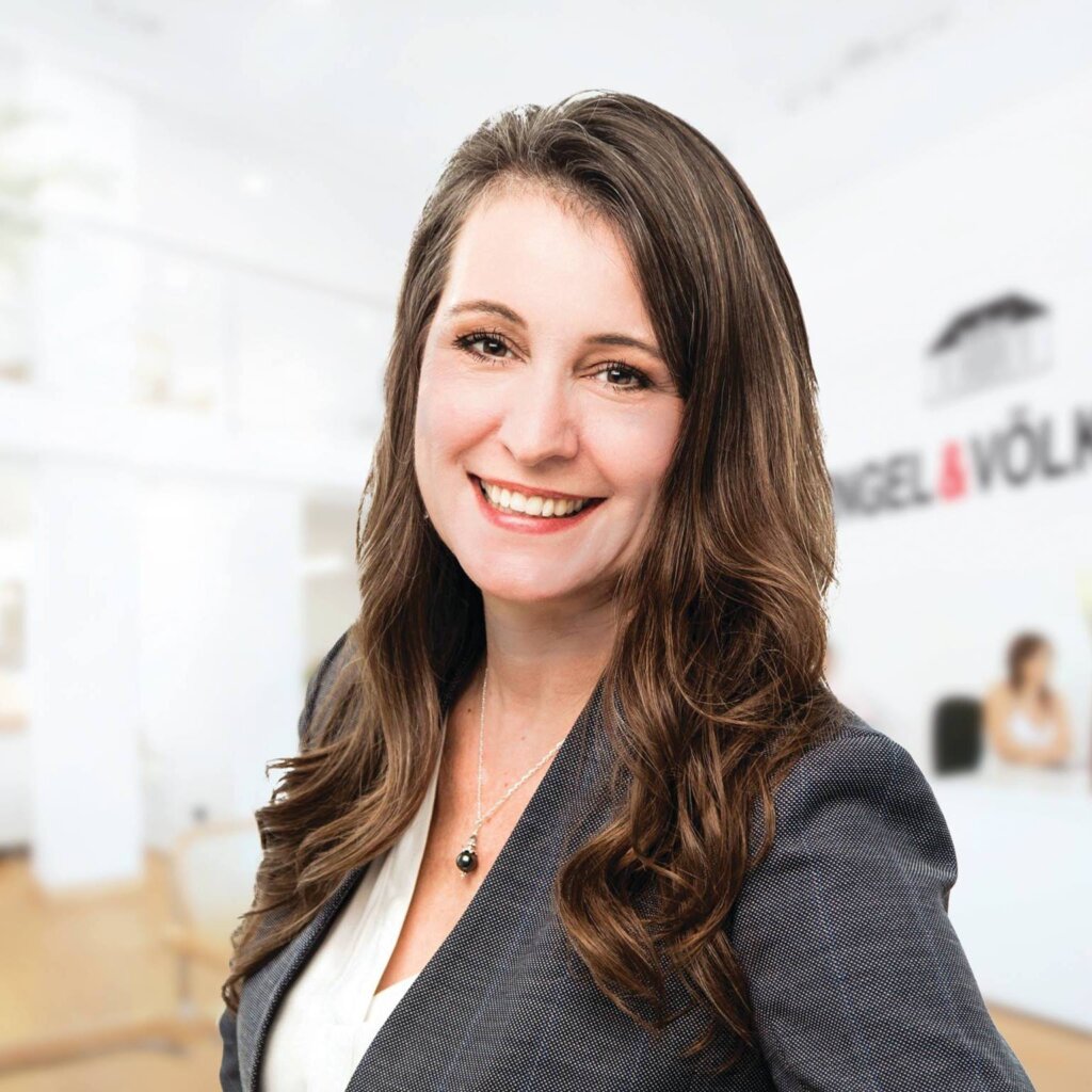 Portrait of Angela Toyer
